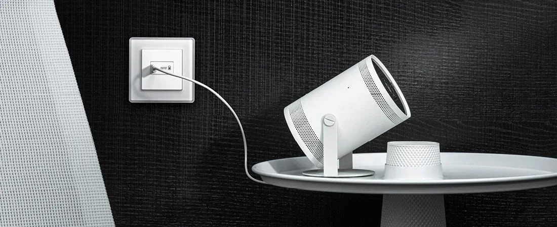 JUNG Lösungen mit USB-Anschlüssen